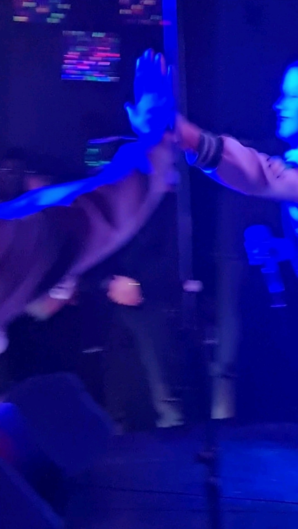 Видео